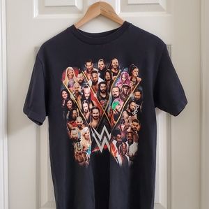 Authentic WWE Wrestling Mens 2019 Superstar Black Graphic T Shirt Sz M